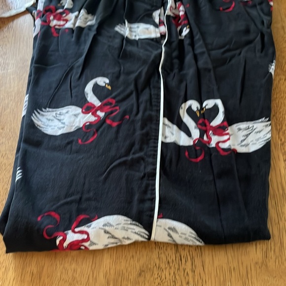 Victoria’s Secret Swan Long sleeve flannel pajama set Large - Picture 5 of 8